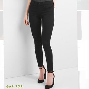 Gap Everblack Midrise True Skinny Jeans